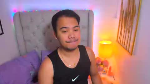 Snapshot of asianzero chatting on 02.21.25 Zero online show from 02.21.25