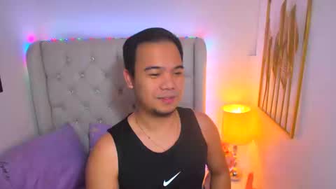 Snapshot of asianzero chatting on 02.22.25 Zero online show from 02.22.25