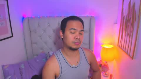 Snapshot of asianzero chatting on 02.27.25 Zero online show from 02.27.25