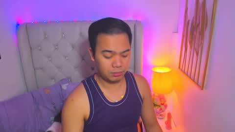 Snapshot of asianzero chatting on 02.28.25 Zero online show from 02.28.25