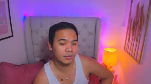 Snapshot of asianzero chatting on 03.03.25 Zero online show from 03.03.25