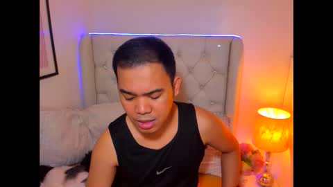 Snapshot of asianzero chatting on 02.26.26 Zero online show from 02.26.26