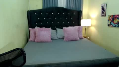 Snapshot of asias_hotkiara chatting on 10.26.25 KIARA online show from 10.26.25