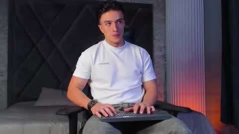 Aslan  online show from 12.21.25