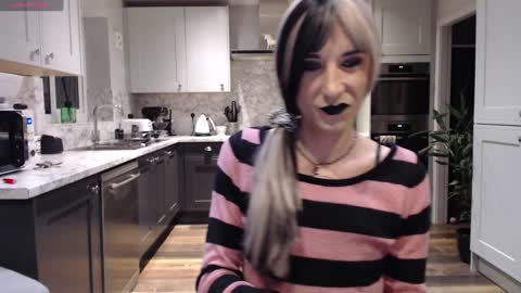 Snapshot of asluttyrose chatting on 01.10.25 asluttyrose online show from 01.10.25