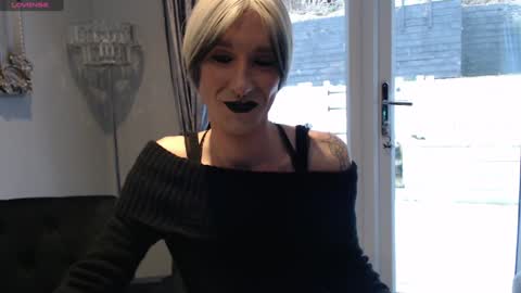 Snapshot of asluttyrose chatting on 01.13.25 asluttyrose online show from 01.13.25