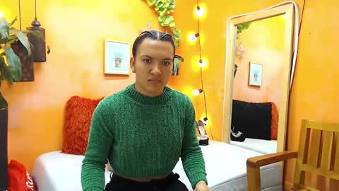 Snapshot of aslyhernandez chatting on 01.10.25 ASLY online show from 01.10.25