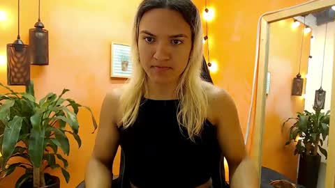 Snapshot of aslyhernandez chatting on 01.24.25 ASLY online show from 01.24.25