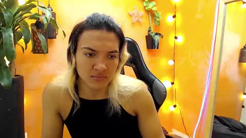 Snapshot of aslyhernandez chatting on 01.27.25 ASLY online show from 01.27.25