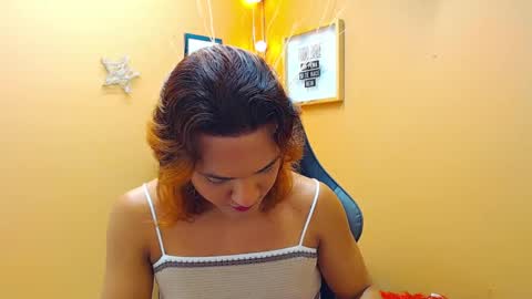 Snapshot of aslyhernandez chatting on 03.10.25 ASLY online show from 03.10.25