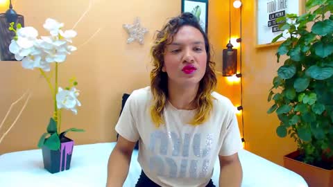 Snapshot of aslyhernandez chatting on 10.14.25 ASLY online show from 10.14.25