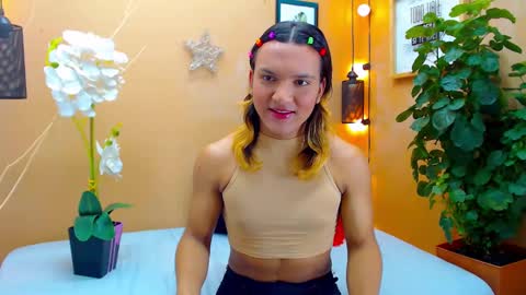 Snapshot of aslyhernandez chatting on 10.15.25 ASLY online show from 10.15.25