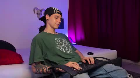 asmodeuszz online show from 02.14.25