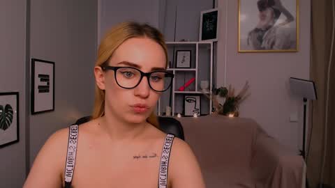 Snapshot of asol_muah chatting on 12.24.24 Asol online show from 12.24.24