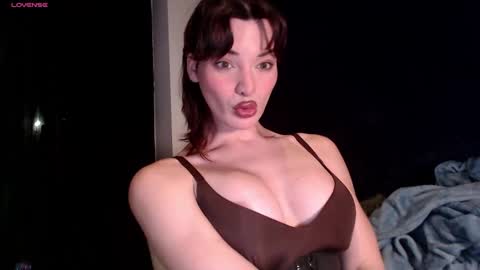 Snapshot of aspenfrost chatting on 12.21.24 Aspen Frost online show from 12.21.24