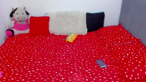 Snapshot of asshley_cute chatting on 02.12.25 instagramsoofiaa giraldo online show from 02.12.25