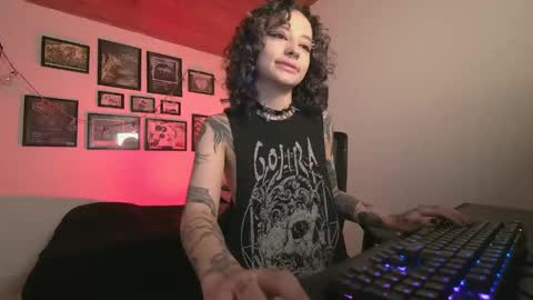 Snapshot of astarte4 chatting on 11.21.25 Sof online show from 11.21.25