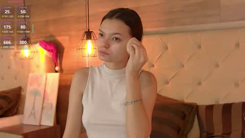 Aster Quinn online show from 01.11.26