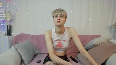 Snapshot of astrellia chatting on 10.11.25 Diana online show from 10.11.25