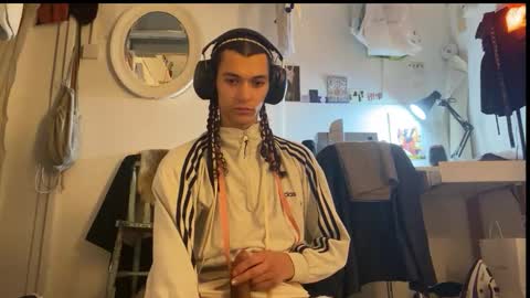 Snapshot of astrodoll chatting on 01.09.25 Astro Doll online show from 01.09.25