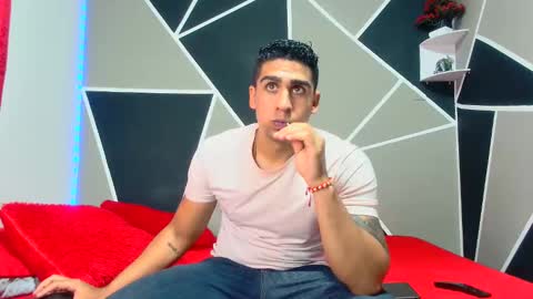 Snapshot of astromgrey chatting on 02.08.25 Astrom model independent online show from 02.08.25