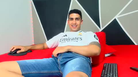 Snapshot of astromgrey chatting on 02.09.25 Astrom model independent online show from 02.09.25