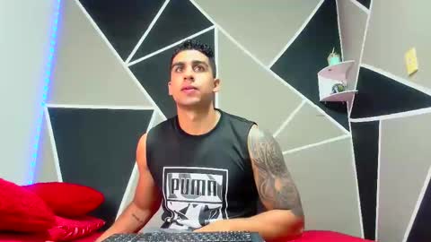 Snapshot of astromgrey chatting on 03.07.25 Astrom model independent online show from 03.07.25