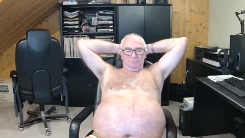 Snapshot of asusandy chatting on 12.30.24 asusandy online show from 12.30.24