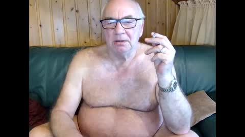 Snapshot of asusandy chatting on 02.22.25 asusandy online show from 02.22.25