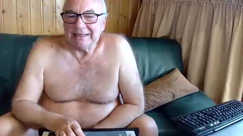 Snapshot of asusandy chatting on 03.08.25 asusandy online show from 03.08.25