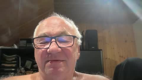 Snapshot of asusandy chatting on 10.01.25 asusandy online show from 10.01.25