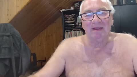 Snapshot of asusandy chatting on 05.16.26 asusandy online show from 05.16.26