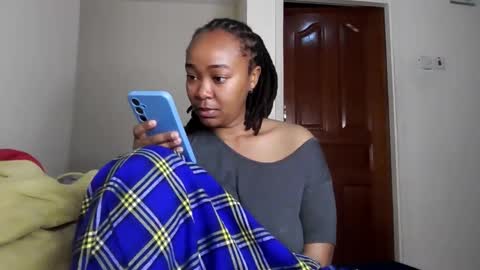 Snapshot of atara_seren chatting on 05.20.26 atara_seren online show from 05.20.26