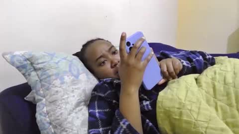 Snapshot of atara_seren chatting on 05.24.26 atara_seren online show from 05.24.26