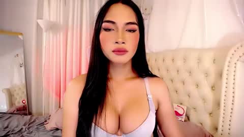 Snapshot of ate_sam chatting on 10.29.25 Sam online show from 10.29.25