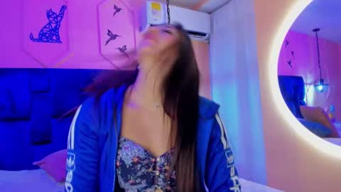 Snapshot of atenea_cute21 chatting on 01.21.25 Athenea online show from 01.21.25