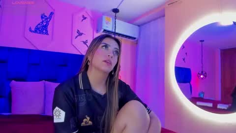 Snapshot of atenea_cute21 chatting on 02.19.25 Athenea online show from 02.19.25