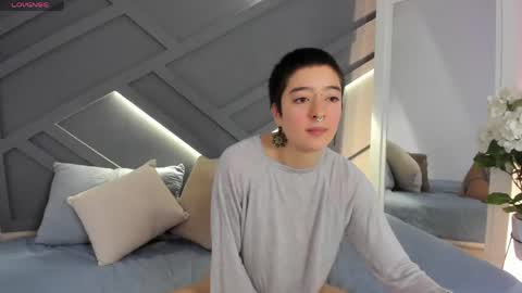 Snapshot of atheena__ chatting on 04.17.26 Athenea online show from 04.17.26