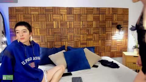Snapshot of atheena__ chatting on 05.01.26 Athenea online show from 05.01.26