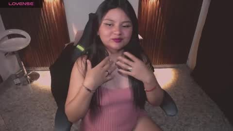 Snapshot of athena_snaw chatting on 05.15.26 athena_snaw online show from 05.15.26