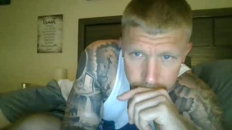 Snapshot of athletic_skater779 chatting on 05.28.26 AthleticWhiteboy777 online show from 05.28.26