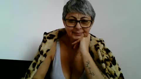 atikaarea online show from 12.02.24