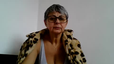 atikaarea online show from 12.04.24