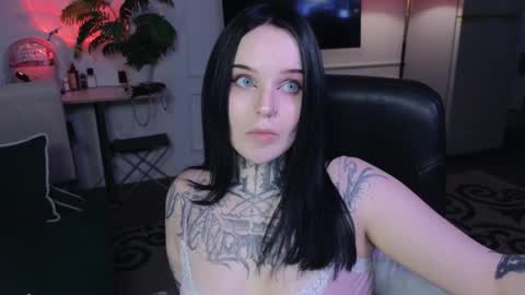 online every day between 10am-23pm online show from 05.19.26