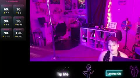 Snapshot of atomicfireball8 chatting on 11.10.25 Atomicfireball8 online show from 11.10.25