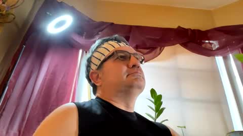 Snapshot of atozzzz chatting on 11.15.25 atozzzz online show from 11.15.25