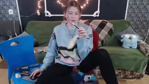 Snapshot of audrieplaza chatting on 12.15.25 Verona nika online show from 12.15.25