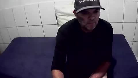 Snapshot of augustopierdona26 chatting on 04.16.26 cesar augusto online show from 04.16.26
