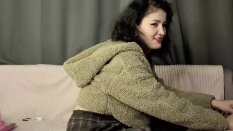 Snapshot of aundreareddin chatting on 12.16.25 sabina online show from 12.16.25