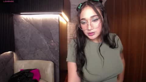 Snapshot of aura_cute_ chatting on 03.17.26 aura_cute_ online show from 03.17.26